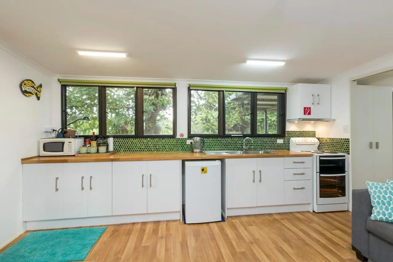 Mena Creek Flower House Holiday home Australia